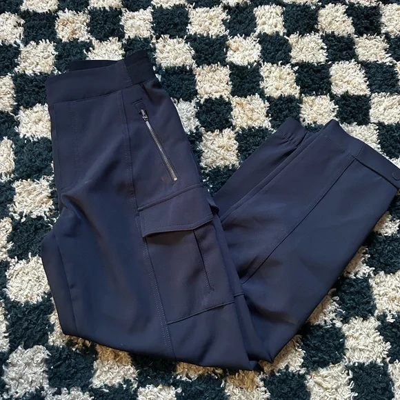 Athleta Endless High Rise Cargo Pant in Navy Blue size 2p - Picture 2 of 4